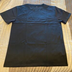 NEW - Shein Men's Solid Color Round Neck Short Sleeve T-Shirt. Black. Large.